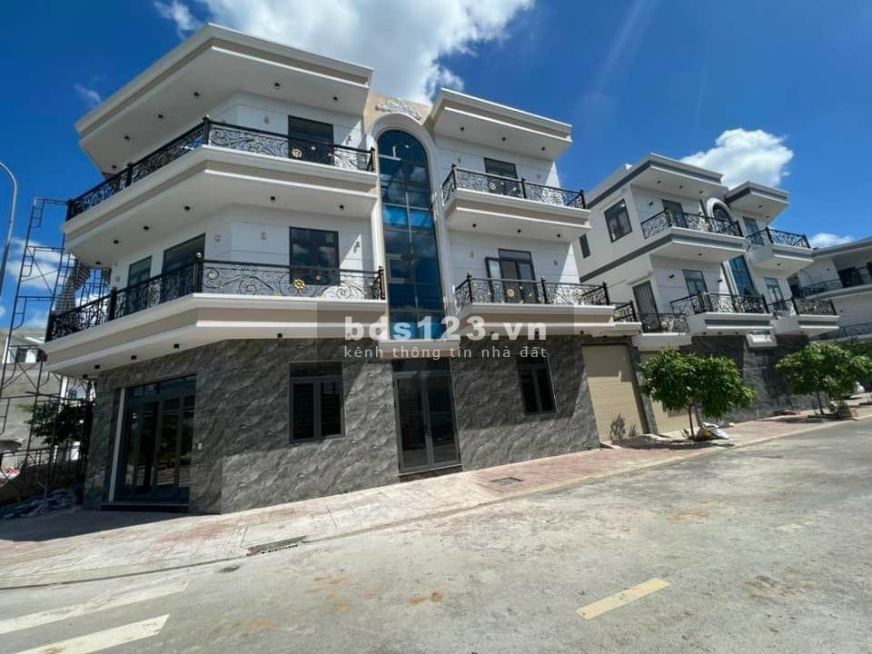 Bán Nhà+ 1 trệt 2 lầu 2 mặt tiền Đường nhựa 12 mét Khu dân Cư giá đầu tư