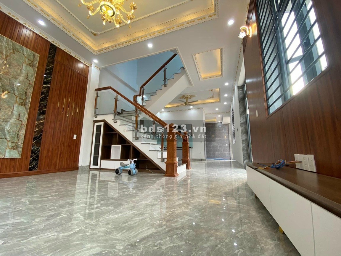Bán Nhà+ 1 trệt 2 lầu 2 mặt tiền Đường nhựa 12 mét Khu dân Cư giá đầu tư