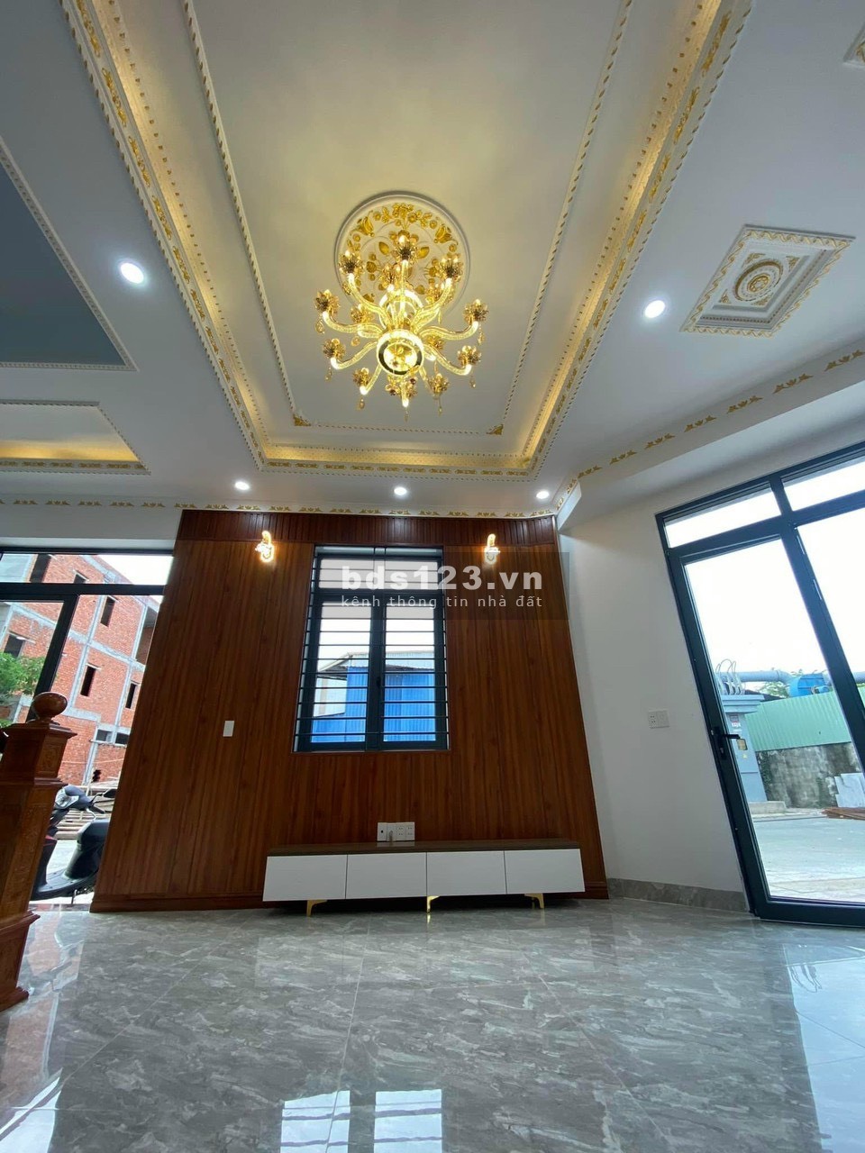 Bán Nhà+ 1 trệt 2 lầu 2 mặt tiền Đường nhựa 12 mét Khu dân Cư giá đầu tư