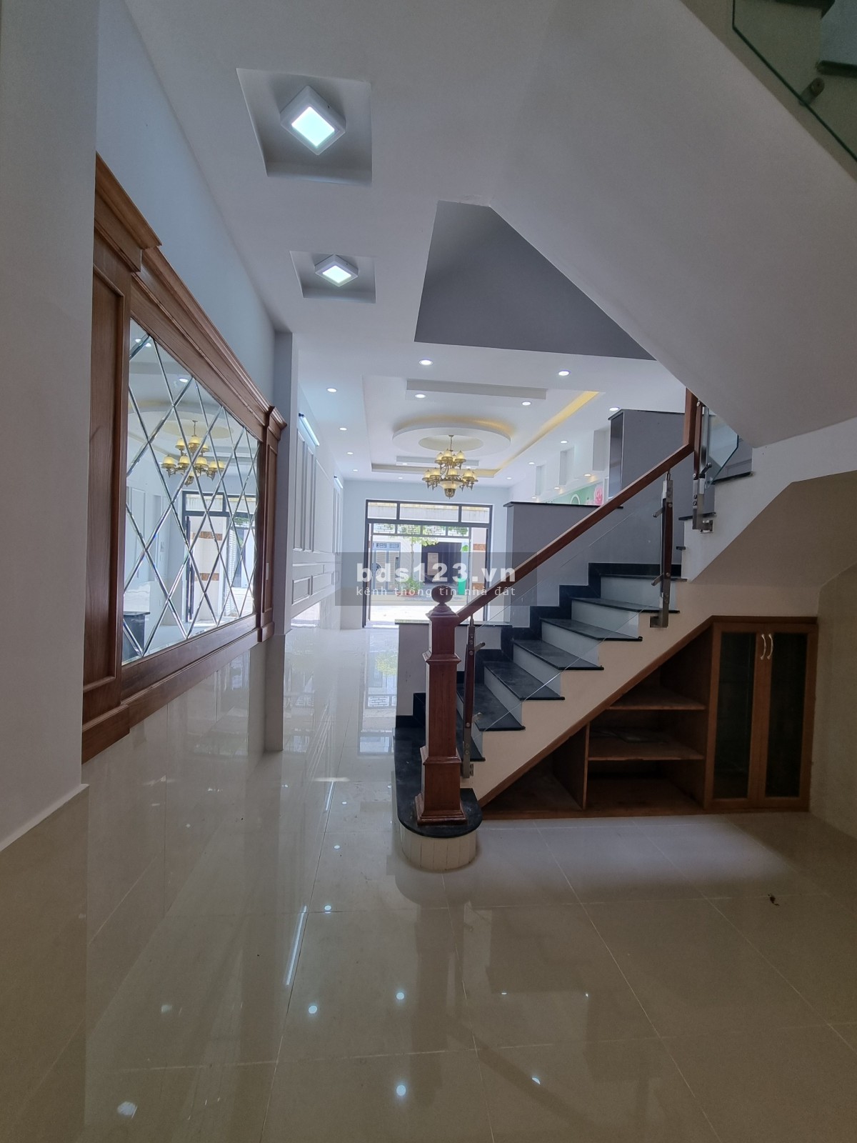 Nhà phố cao cấp giá tốt giá bán chỉ 3tỷ5 nhận nhà vào ở ngay ngân hàng hỗ trợ vay