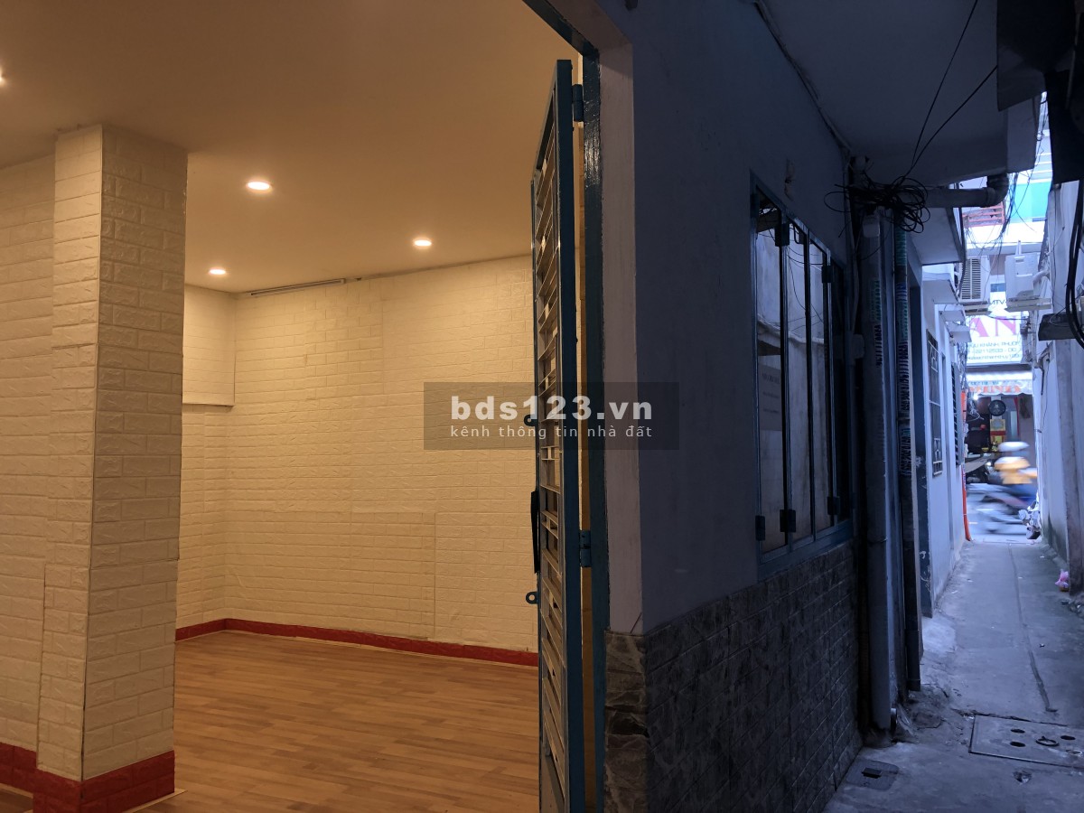 Nhà nguyên căn cho thuê trung tâm Quận 1 giá tốt thị trường, khu dân cư đông