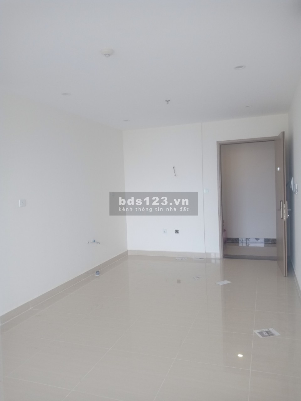 Giá cực rẻ Căn 3 phòng ngủ góc 2vs giá chỉ 2.380 triệu có view Đẹp, nằm tầng trung VHOP