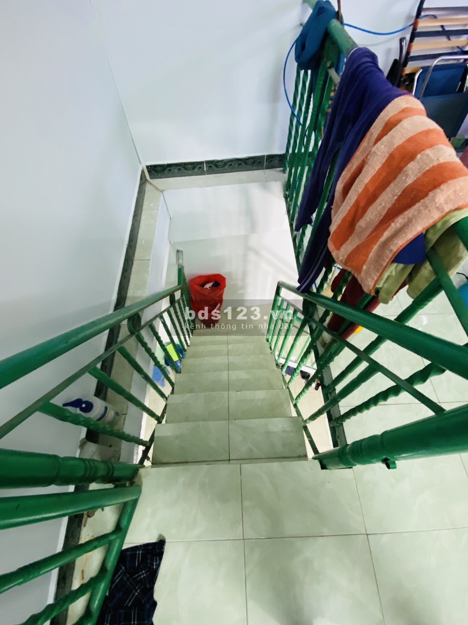 Bình Tân-Bán nhà Hẻm xe tải tránh - hẻm thông, DTSD 65m² x 3 tầng, gái chỉ 2,3 tỷ đồng
