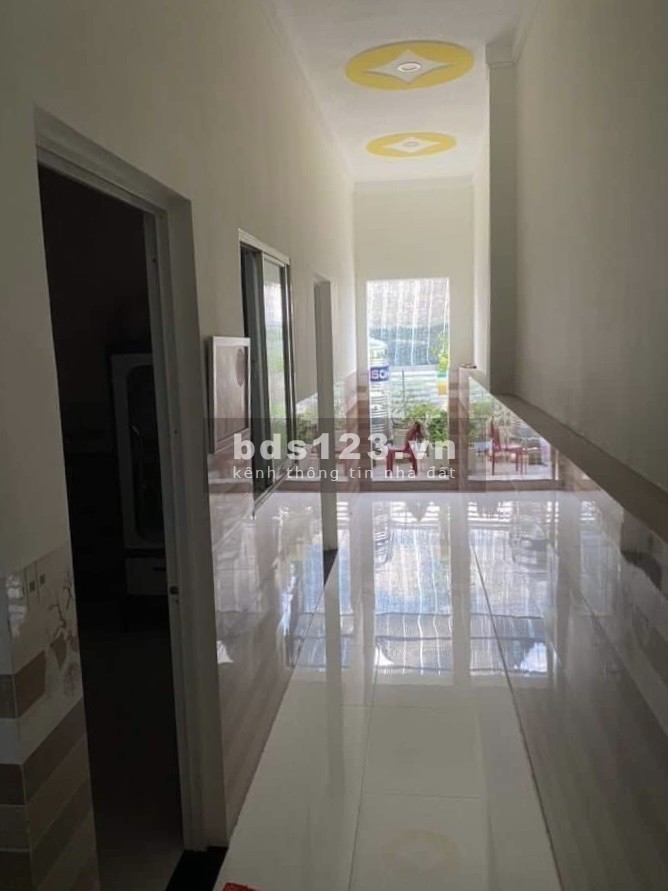 Bán nhà nguyên căn 1 trệt 1 lửng ngã ba Nguyễn Thái Học diện tích 100m2 giá bán 1.75 tỷ