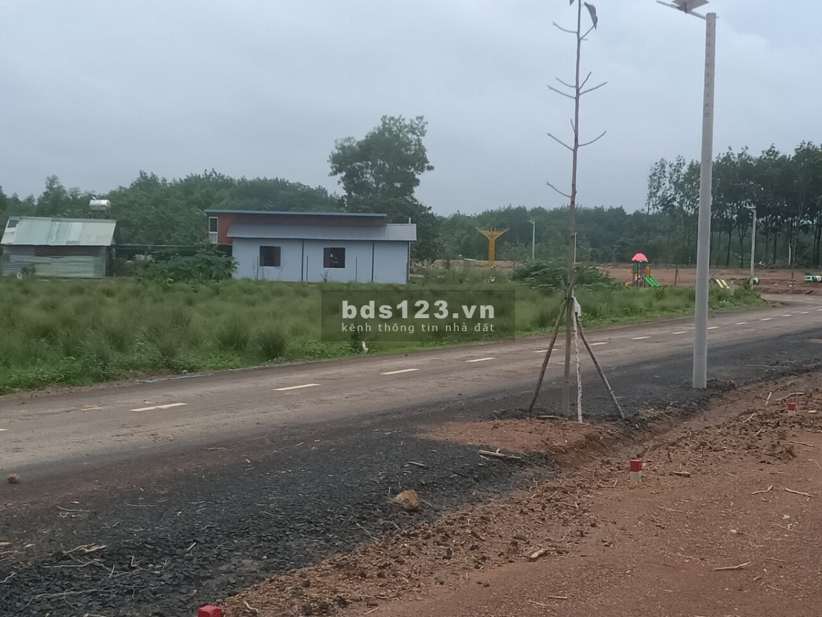 Đất trung tâm thành phố đồng xoài, sổ sẵn, giá F0 nằm, mặt tiền quốc lộ 14