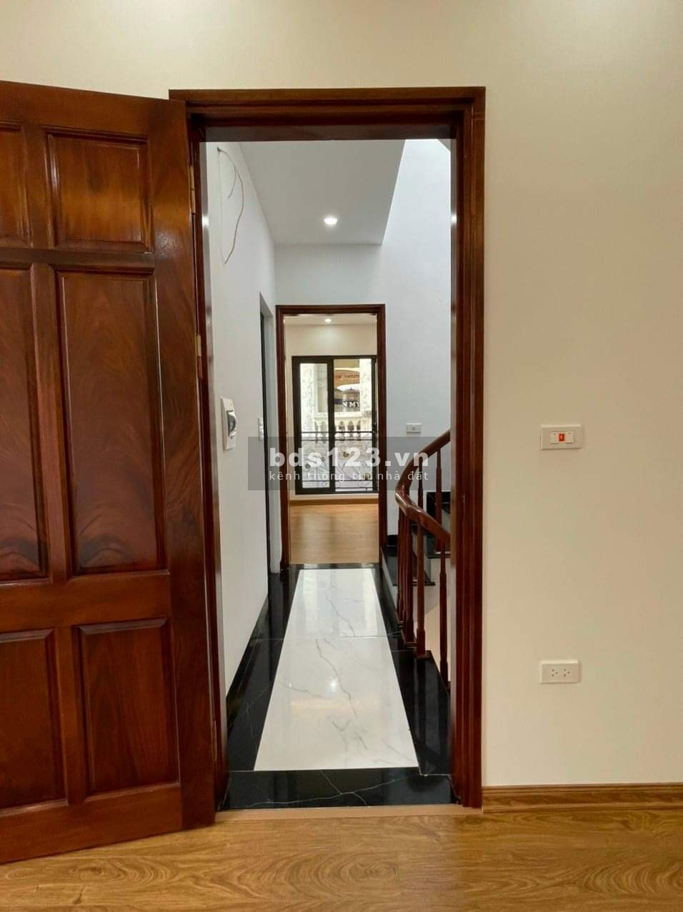 Ô tô kinh doanh bất chấp ngõ thông nhà đẹp ở luôn, đúc kiên cố lh 0966963387