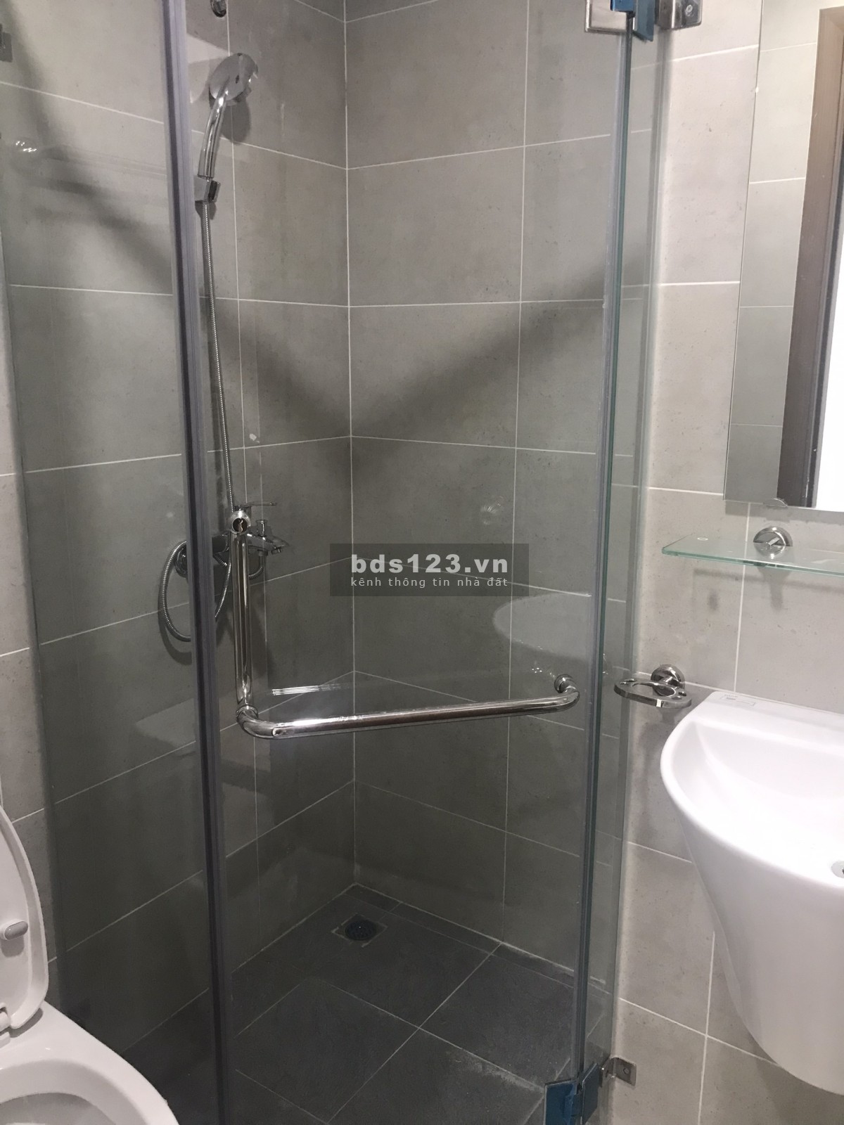 Cho thuê căn hộ 2PN/1WC Bcons Garden: 4,5tr/tháng - cọc 1T - HĐ:1 năm, Miễn Phí Quản lý 1 năm.