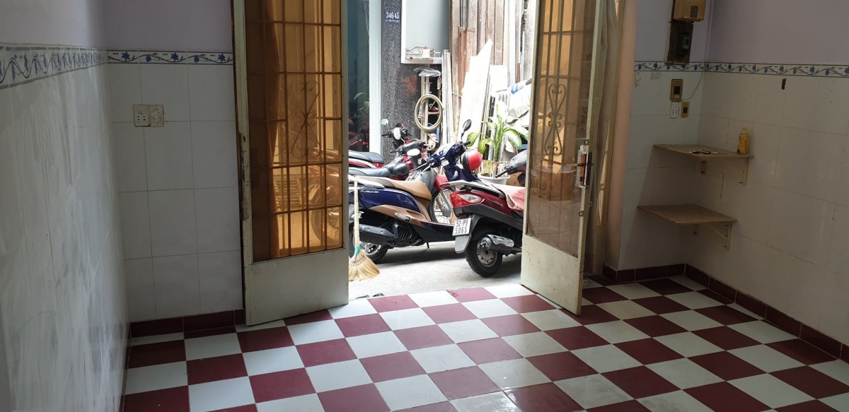 Cần bán gấp nhà đường Lý Thái Tổ phường 1 Quận 10 nhỉnh giá 4 tỷ đồng