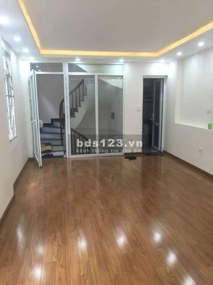 Bán gấp nhà Minh Khai gần ô tô dtsd 40m2, 5 tầng mt khủng 11m, giá 4.5 tỷ, có bớt lộc