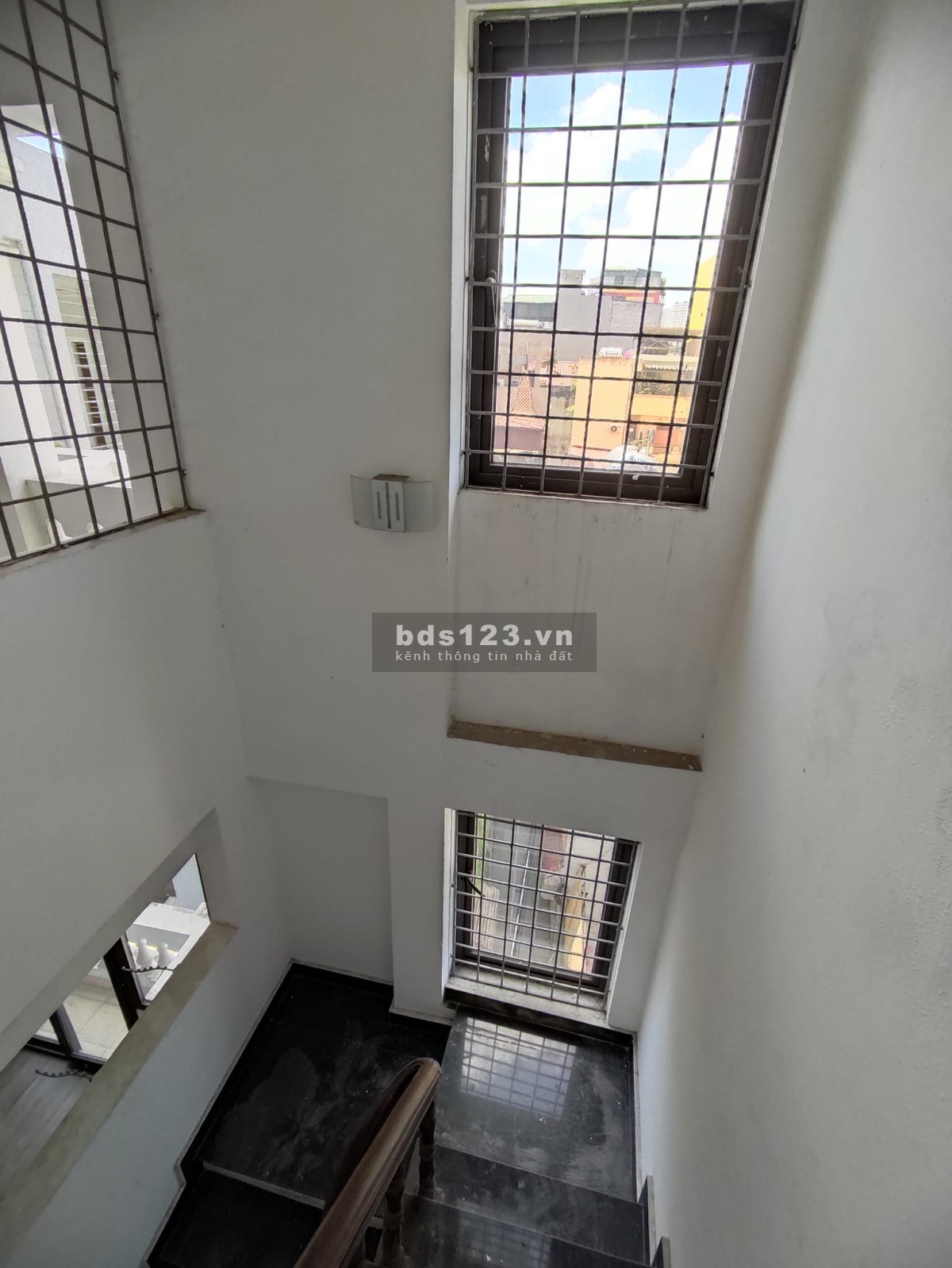 Bán Nhà đường Khương Đình, DT 42m² x 6 tầng, giá bán 6,3 tỷ đồng