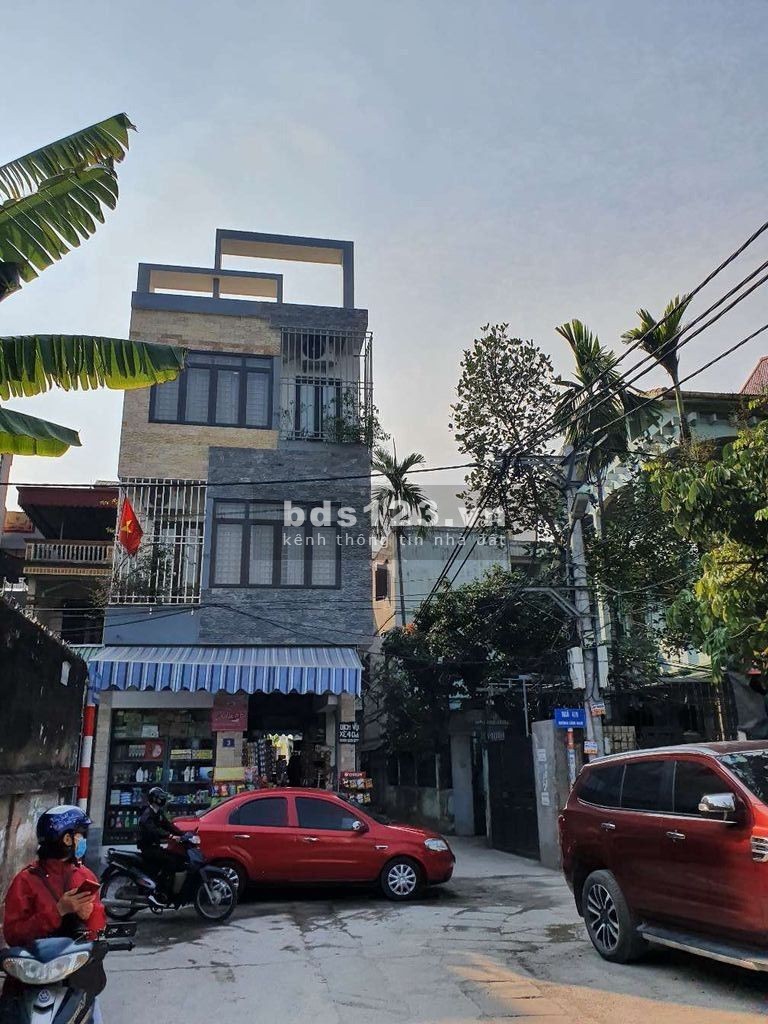 Nhà Lĩnh Nam, lô góc, mặt ngõ ô tô, chỉ 1.95 tỷ khu dân cư đông đúc, giá tốt đầu tư