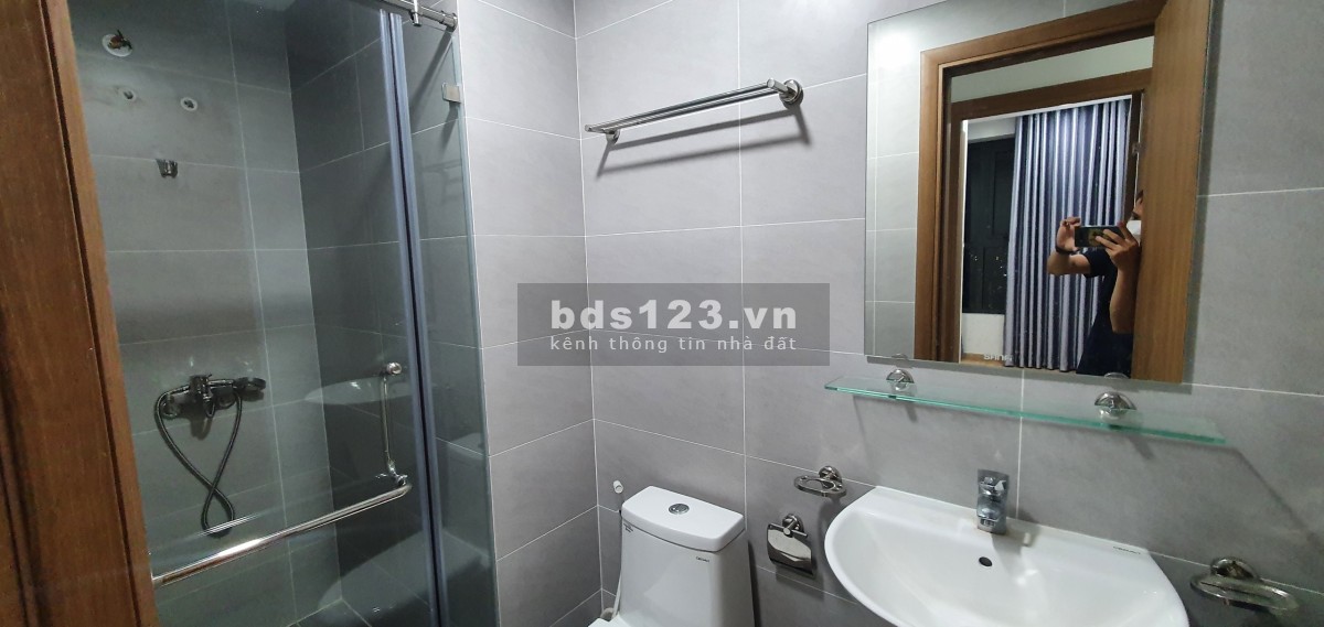 Cho thuê căn 2PN/2WC Bcons Green View: 5tr/tháng - cọc 1T - HĐ: 1 năm