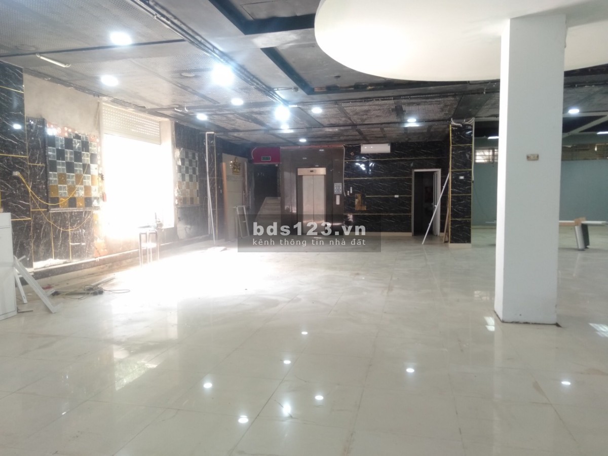 Mặt bằng thông sàn diện tích 300m2 tại Cầu Diễn, khu an ninh, giá tốt
