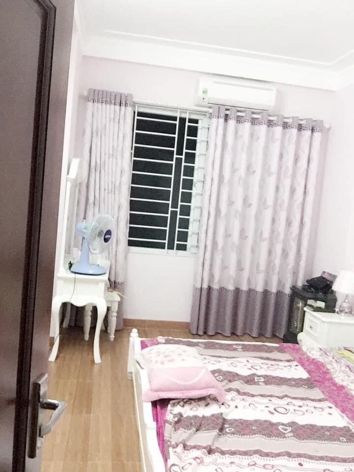 Phùng Khoang diện tích 40m2 5 tầng ngõ trước nhà 3m thẩng cách ô tô 20m 4.5 tỷ