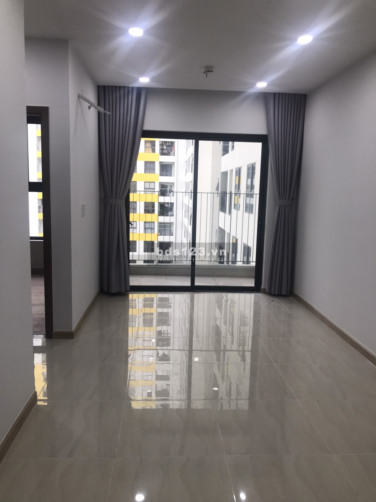 Cho thuê căn hộ 2PN/1WC Bcons Garden: 4,5tr/tháng - cọc 1T - HĐ:1 năm, Miễn Phí Quản lý 1 năm.