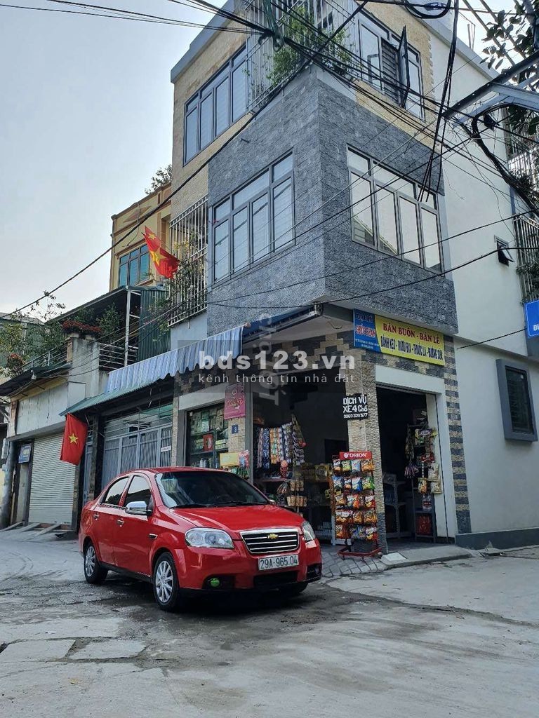 Nhà Lĩnh Nam, lô góc, mặt ngõ ô tô, chỉ 1.95 tỷ khu dân cư đông đúc, giá tốt đầu tư