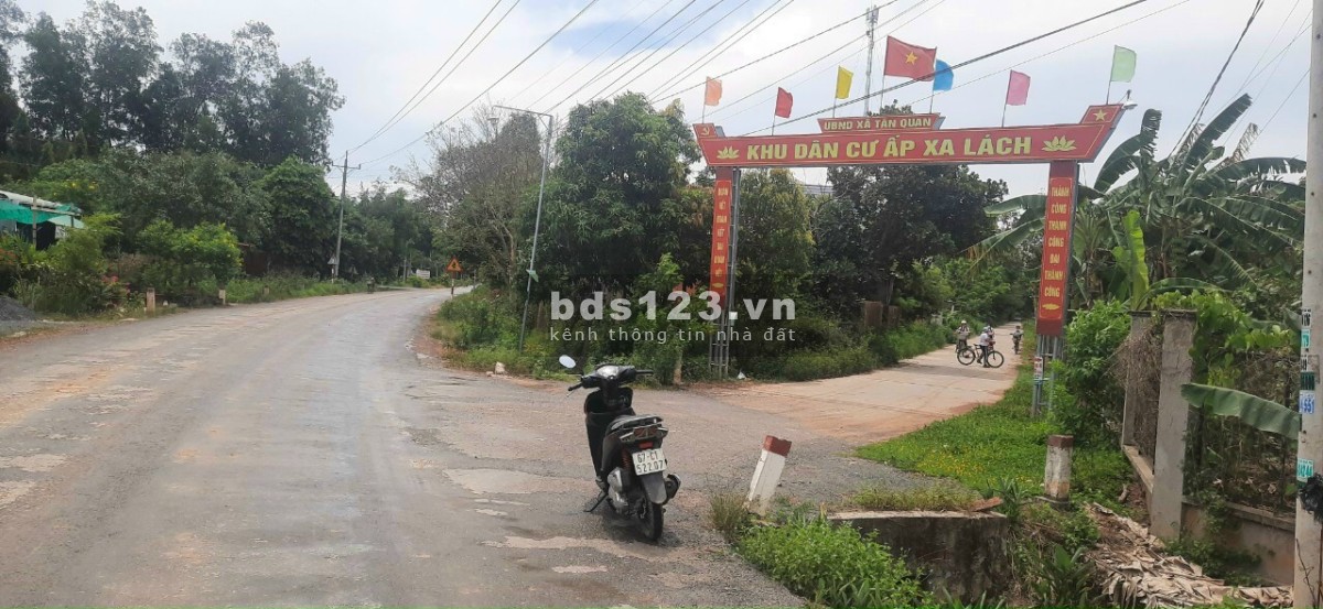 Còn đúng 1 lô cuối cùng sổ sẵn vị trí đẹp gần khu công nghiệp Tân Quang, giá chỉ 400 triệu