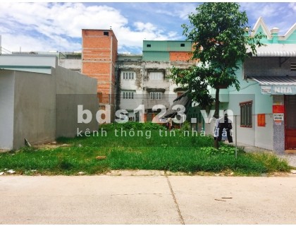 Do Lớn Tuổi Tôi Cần Sang Lại diện tích sử dụng 300m2 đất sổ hồng riêng, Kề Chợ Dân Sinh