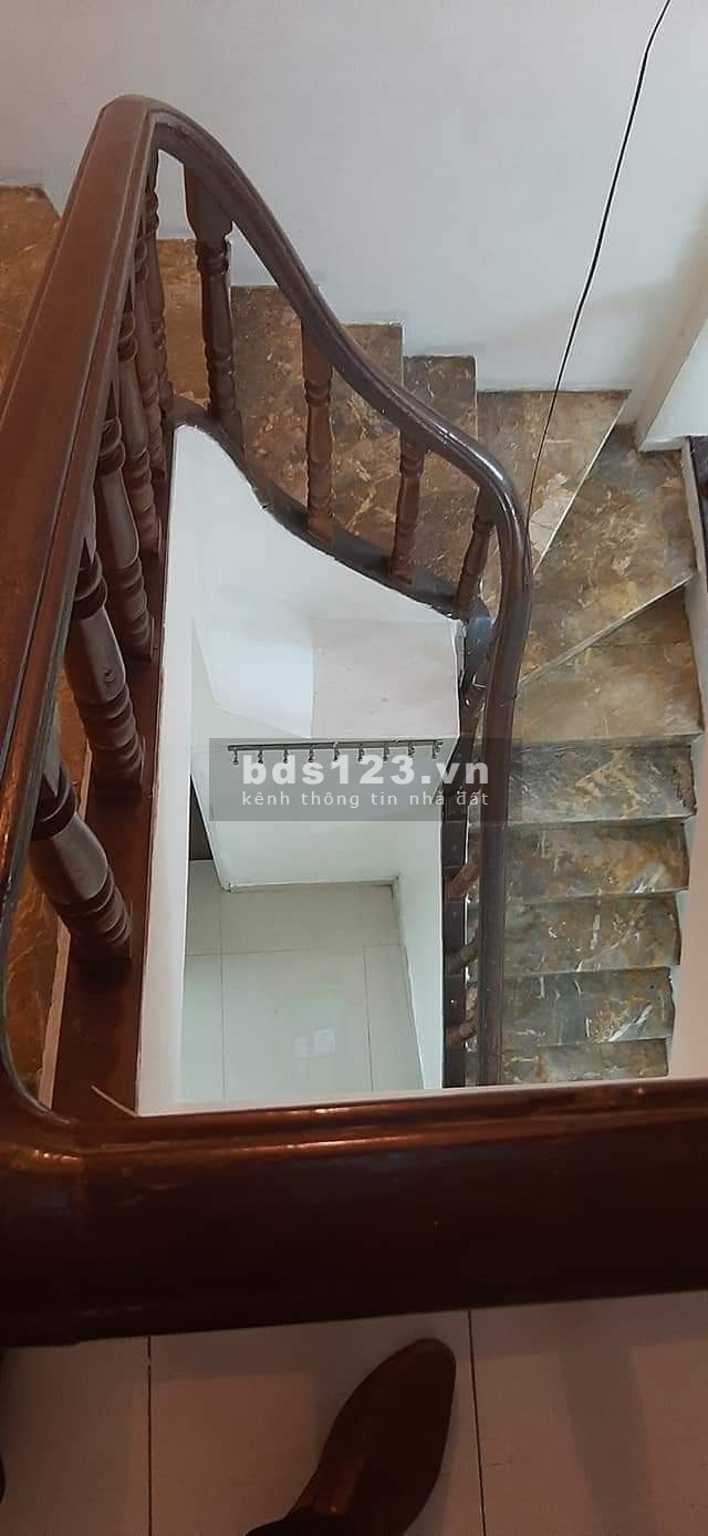 Nhà liền kề ngõ ôtô đỗ ngày đêm hưởng lộc từ chủ nhà và các tiện ích xã hội, 4 tầng, giá 5,8 tỷ đồng