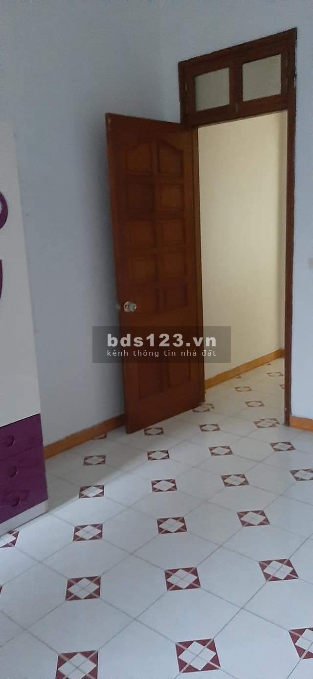Nhà liền kề ngõ ôtô đỗ ngày đêm hưởng lộc từ chủ nhà và các tiện ích xã hội, 4 tầng, giá 5,8 tỷ đồng