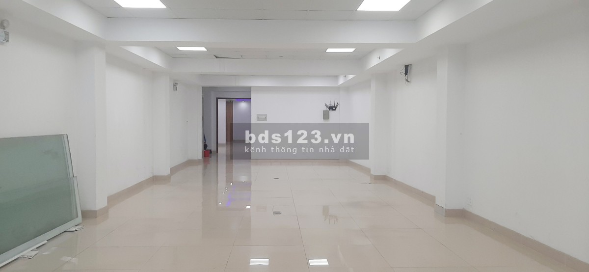 Cho thuê văn phòng đường Trần Xuân Soạn, nhà mới xây sạch sẽ view đẹp thoáng