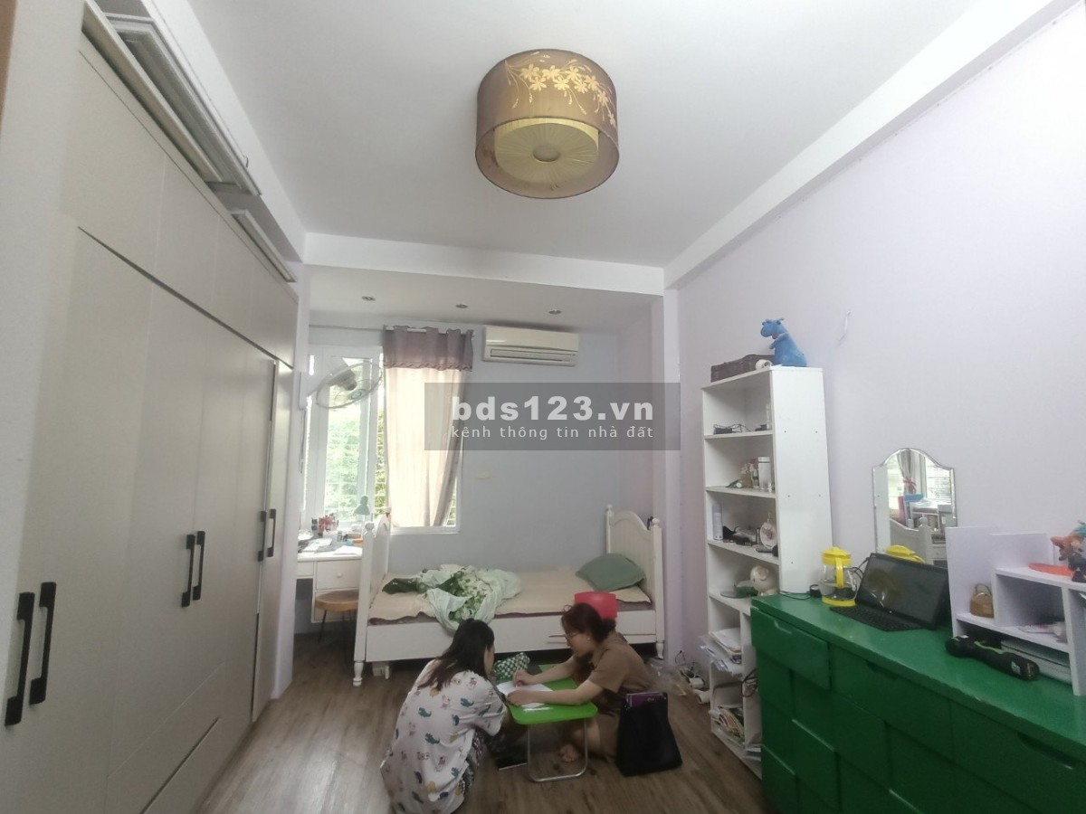 Bán nhà mặt đường, phố Đại Cồ Việt, siêu phẩm kinh doanh với giá 4,5 tỷ