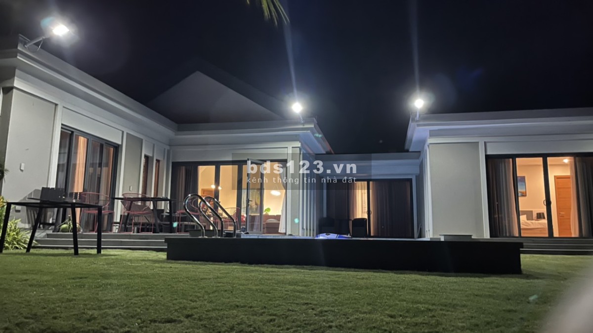 Bán biệt thự nghỉ dưỡng mặt hồ cảnh quan The Coastar Hồ Tràm, nhà đã hiện hữu