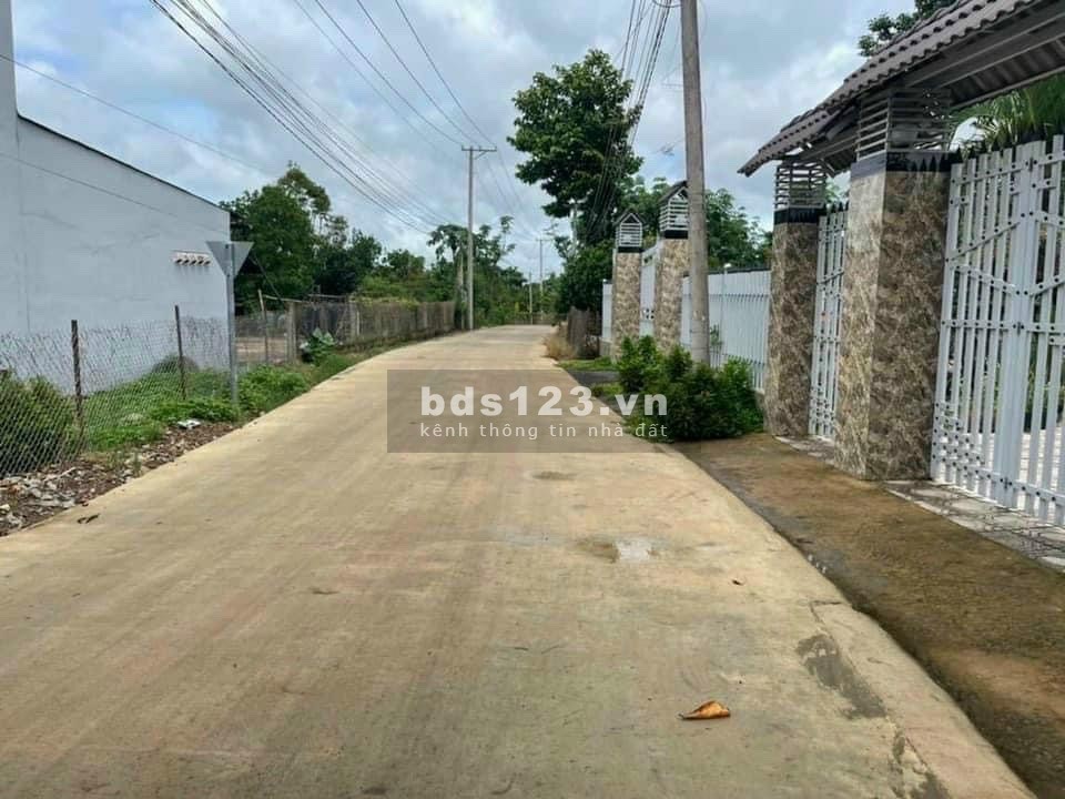 Bán lô đất thổ cư 200m2 sổ riêng gần chợ khu dân cư đông đúc
