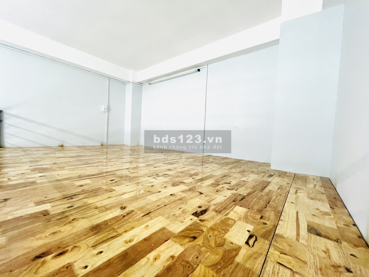Phòng trọ giá rẻ mới xây gác cao 1m7 ban công cửa sổ thoáng mát ngay Bến Xe An Sương