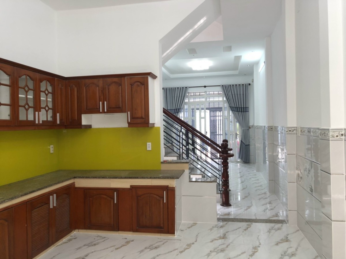 Nhà HXH giá tốt Hoà Bình Tân Phú, DT 80m² x 4 tầng giá chỉ 5,85 tỷ đồng