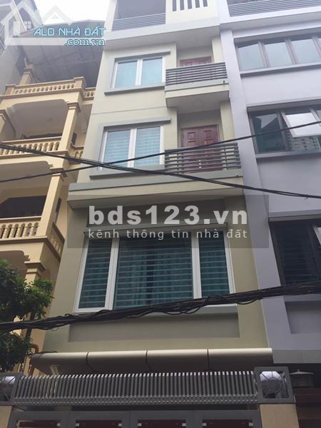 Bán nhà nguyên căn đường Láng, diện tích 48m2, giá 4.8 tỷ, pháp lý chính chủ