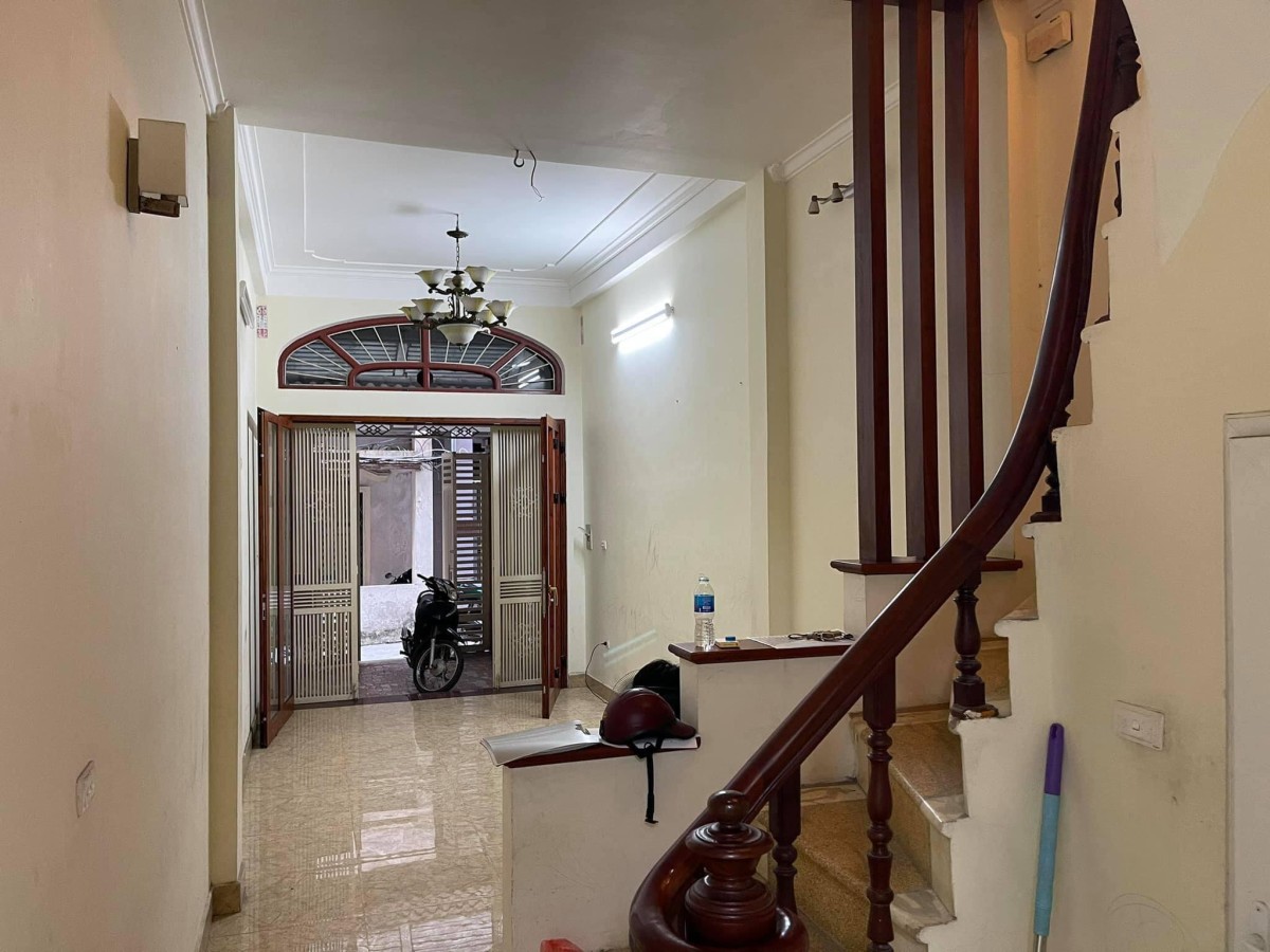 Chính Chủ Bán nhà Đặng Tiến Đông, ô tô, diện tích 42m2, mặt tiền 6m, nhỉnh 5 tỷ.