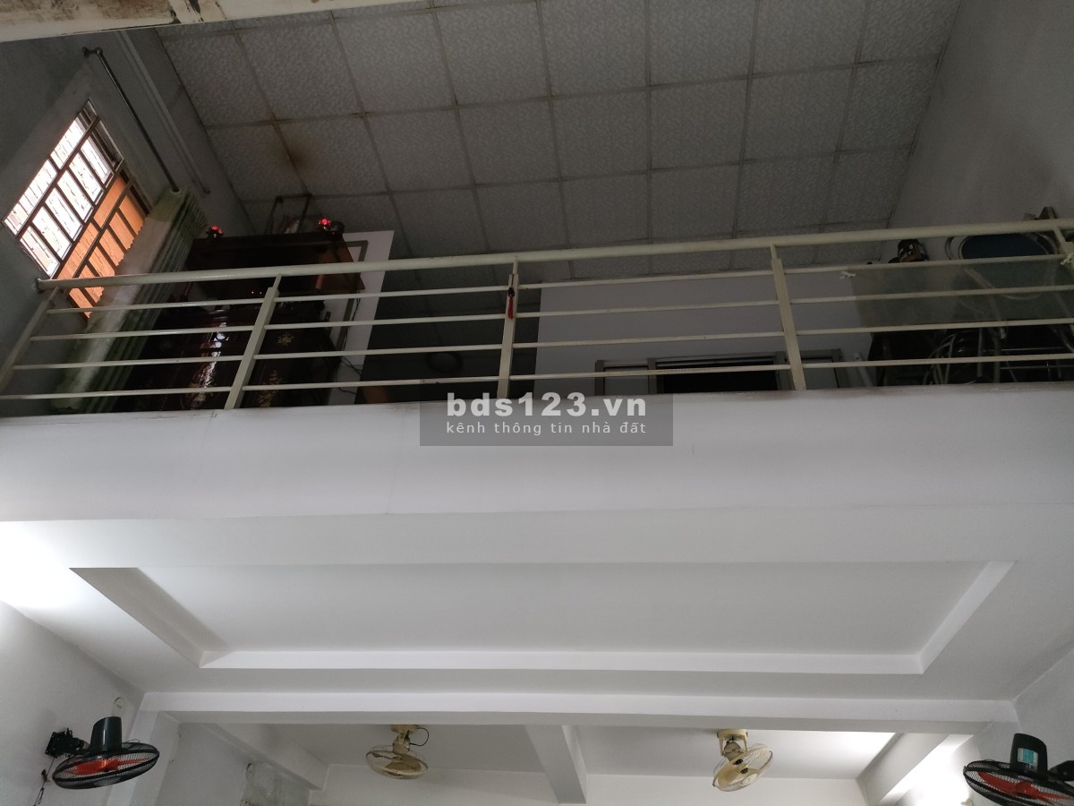 Cho thuê mặt bằng nhà đường kinh doanh ngay ngã 4 Phạm Văn Đồng Linh Đông Thủ Đức