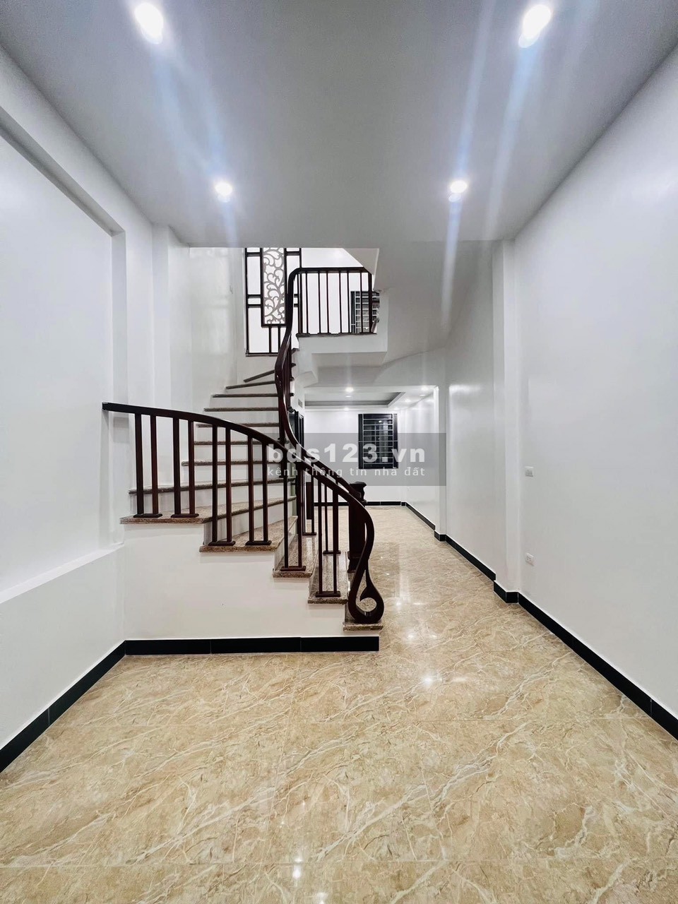 Cần Bán nhà Đường Ngọc Hồi diện tích 33m2 x 4 tầng giá bán chỉ 3.25 tỷ