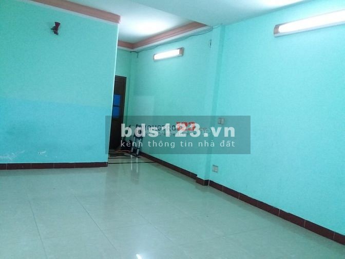 phòng tolet rieng DT 4MX10M quận 11, MT đường Tân Khai. Gần chợ thiết