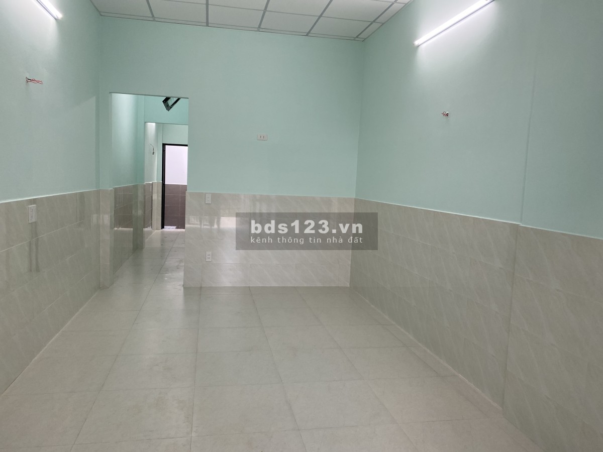 Cho thuê nhà nguyên căn DT: 65m2 mặt đường số 12, p. Cát Lái, Q2