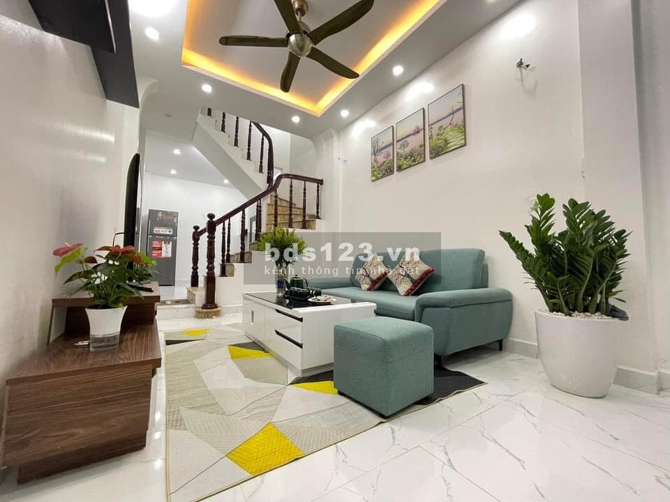 Nhà Tân Mai 4 PN khu an ninh tốt DT 43,5m² giá chỉ 2,9 tỷ đồng