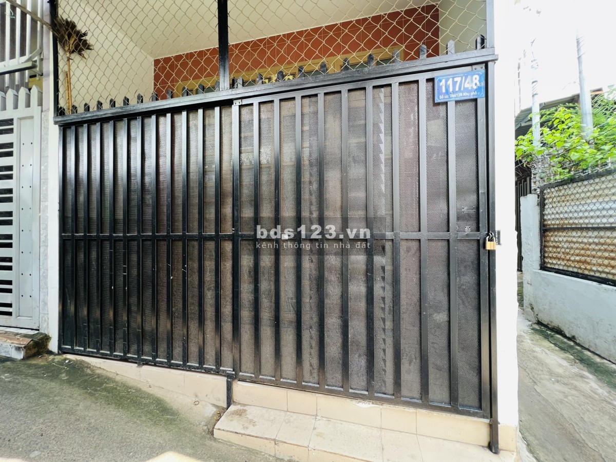 Nhà căn góc vòng xoay Biên Hùng 3 mặt tiền, DT 33,3m² nở hậu 4,8m, giá chỉ 2 tỷ