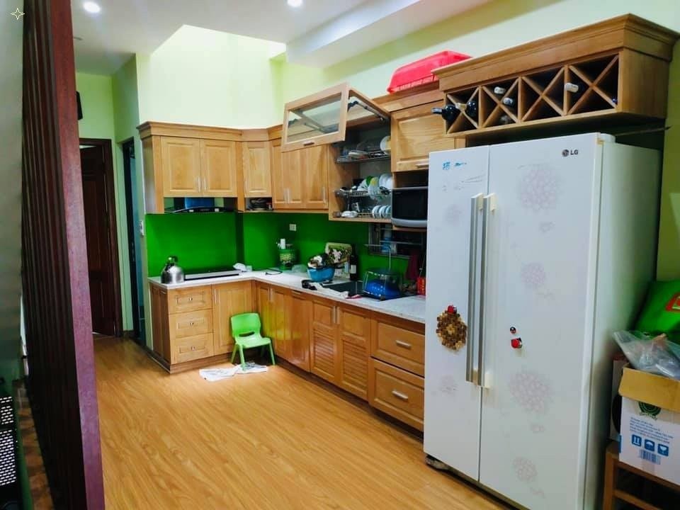 Nhà nguyên căn rộng rãi x 5 tầng, khu dân cư, giá chỉ 4,5 tỷ đồng TL