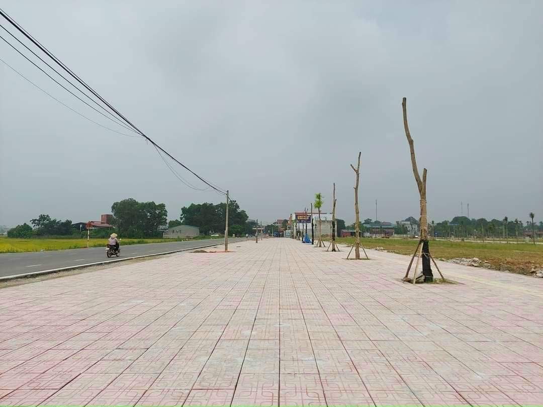 Đất trung tâm thị trấn vỉa hè rộng như đường băng giá 1x tỷ tiện ích đầy đủ