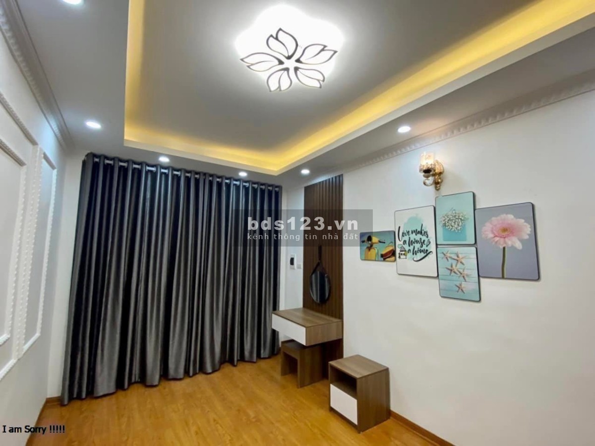 Bán nhà Đàm Quang Trung, nhà đẹp ở ngay, 2 thoáng vĩnh viễn, ô tô qua cửa.
