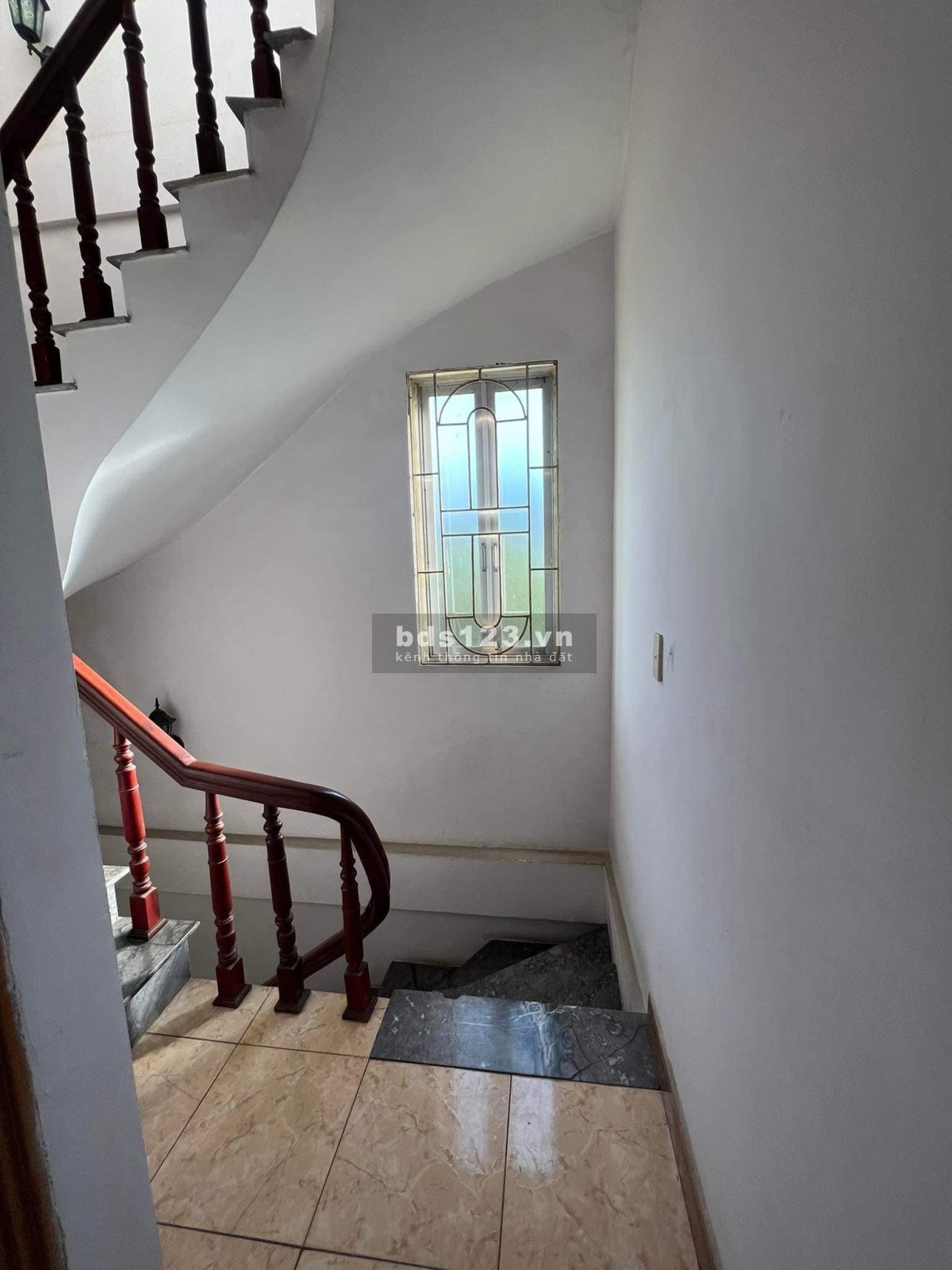 Cần bán nhà gấp đường Bằng Liệt dt 39m2 4 tầng giá 2.6 tỷ lh 0984857937