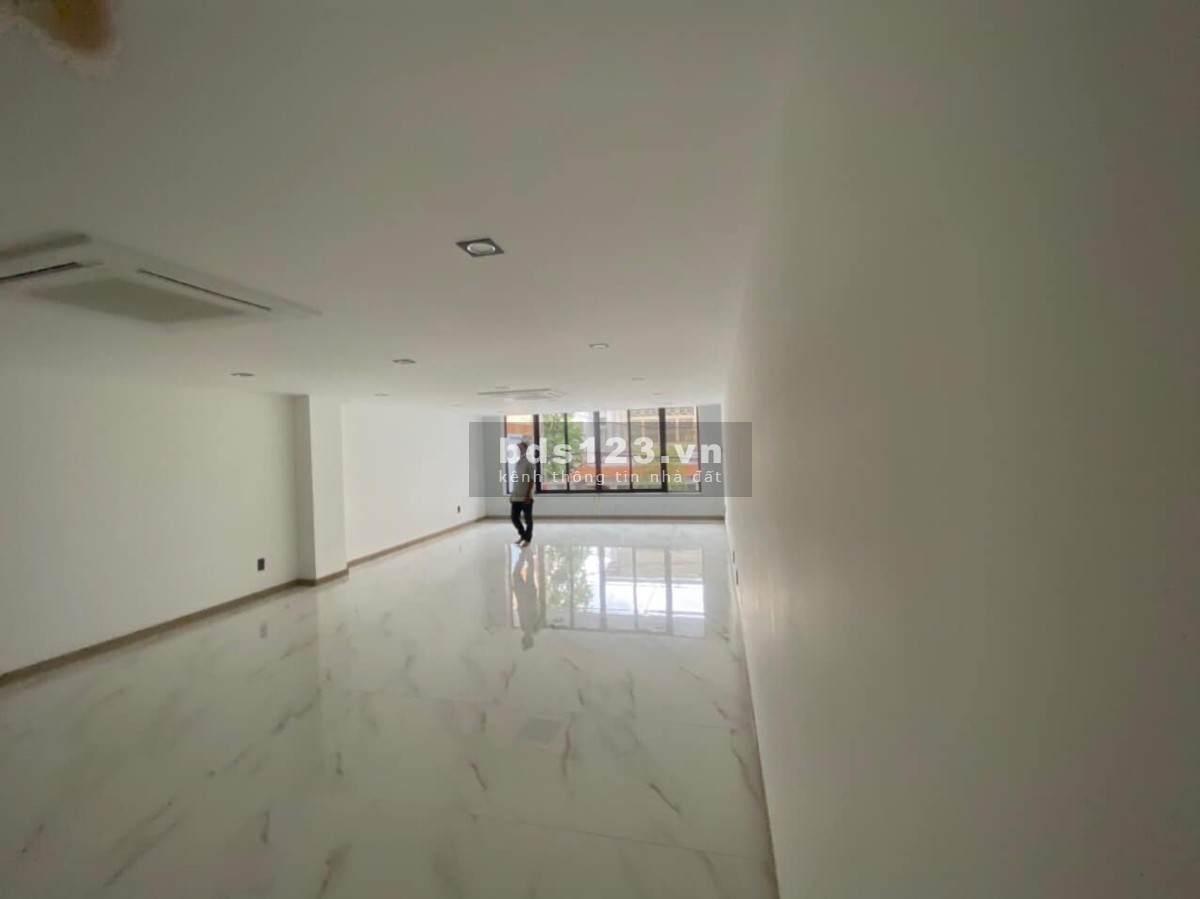 Cho thuê mặt bằng đẹp cần cho thuê Quận Phú Nhuận, tiện kinh doanh mua bán