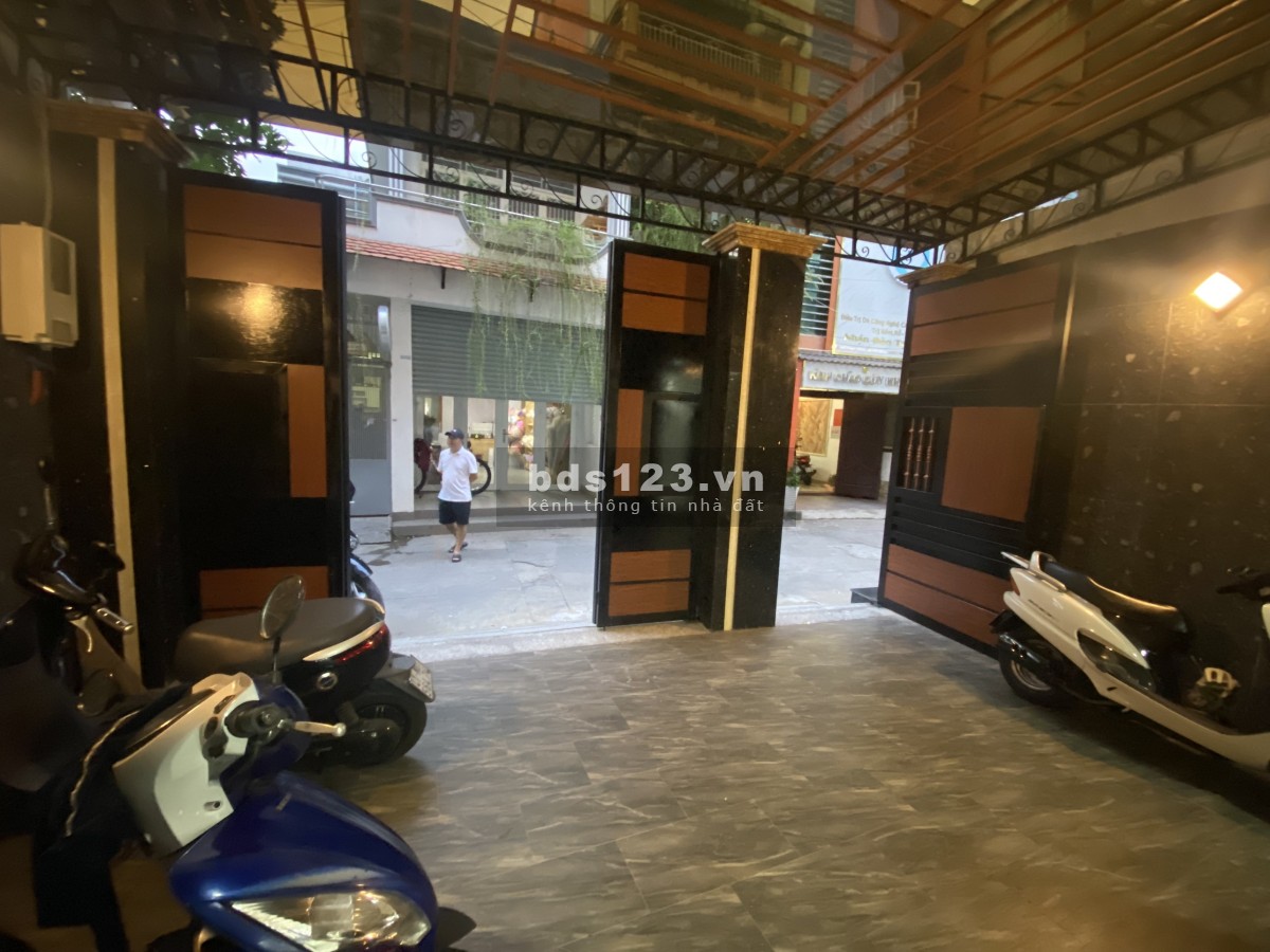 Cho thuê mặt bằng đẹp cần cho thuê Quận Phú Nhuận, tiện kinh doanh mua bán