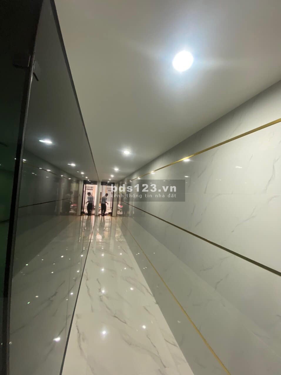 Cho thuê mặt bằng đẹp cần cho thuê Quận Phú Nhuận, tiện kinh doanh mua bán