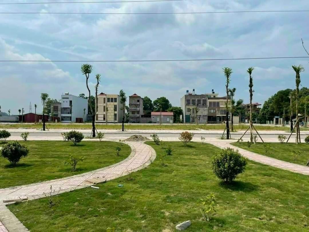Đất trung tâm thị trấn vỉa hè rộng như đường băng giá 1x tỷ tiện ích đầy đủ