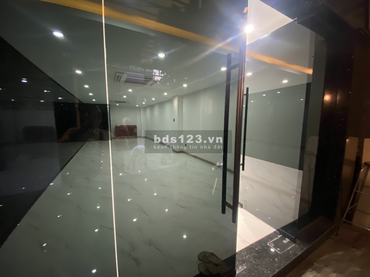 Cho thuê mặt bằng đẹp cần cho thuê Quận Phú Nhuận, tiện kinh doanh mua bán