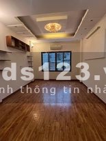 Nhà đẹp gần hồ Triều Khúc Thanh Xuân ngõ thông ô tô nội thất đẹp giá chỉ hơn 5 tỷ