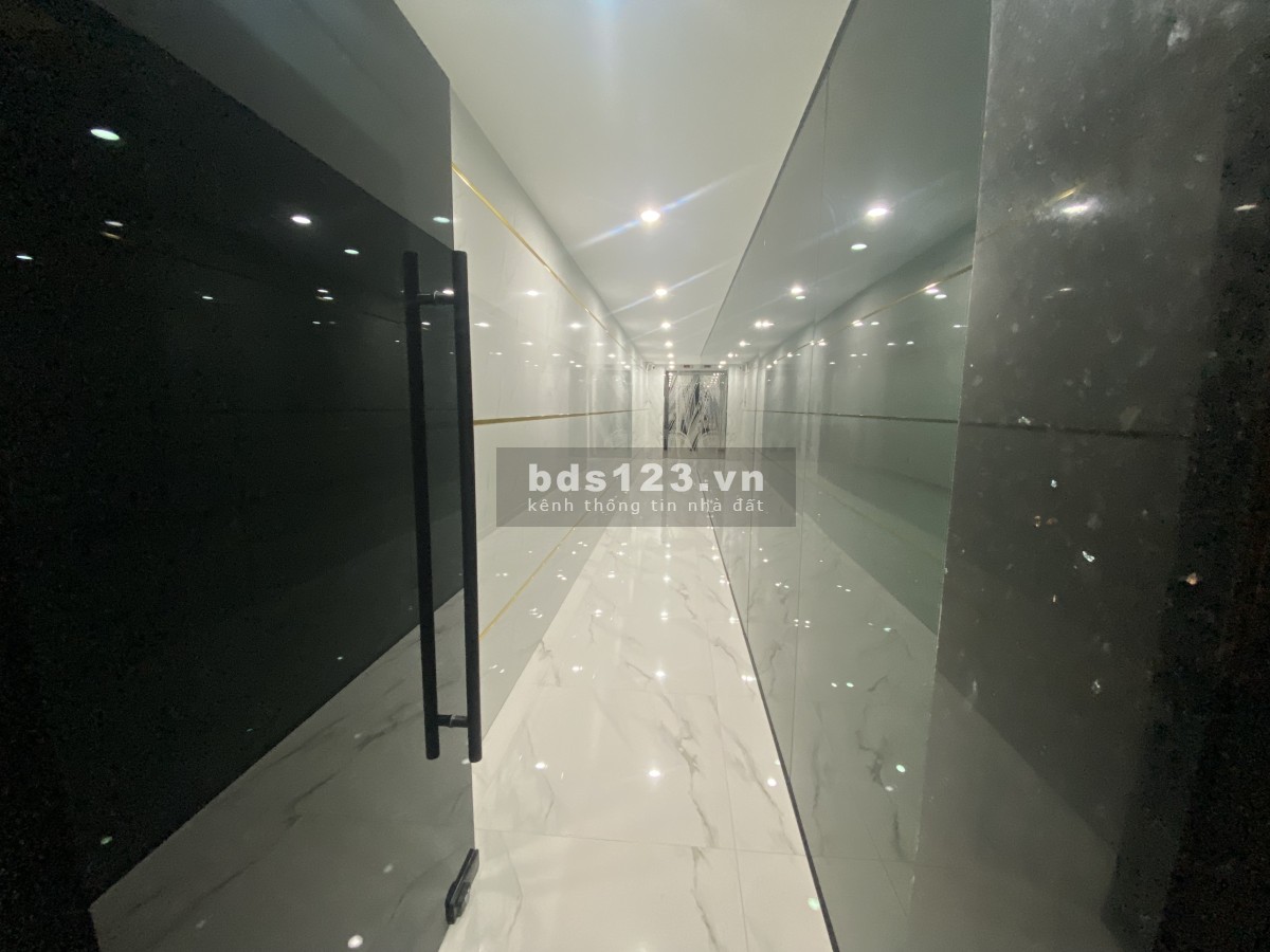 Cho thuê mặt bằng đẹp cần cho thuê Quận Phú Nhuận, tiện kinh doanh mua bán