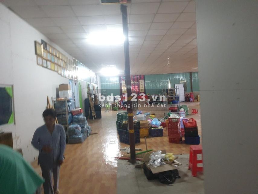 Cho thuê kho xưởng diện tích 850m2 đường Lý Tế Xuyên, phường Linh Đông, Thủ Đức